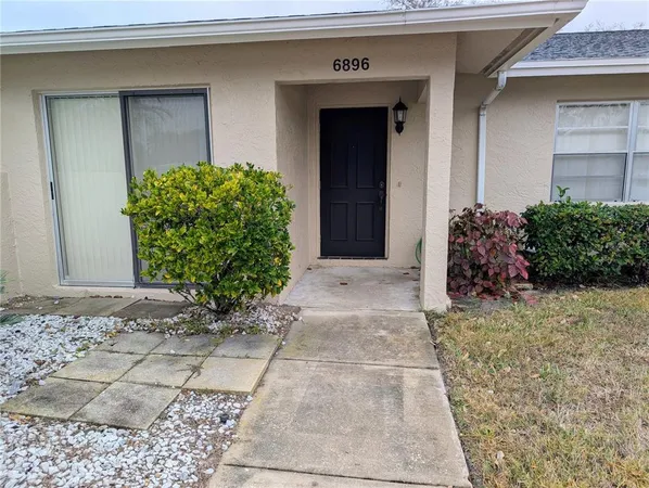 $1,700 | 6896 West Country Club Lane, Unit 148, Sarasota, FL 34243