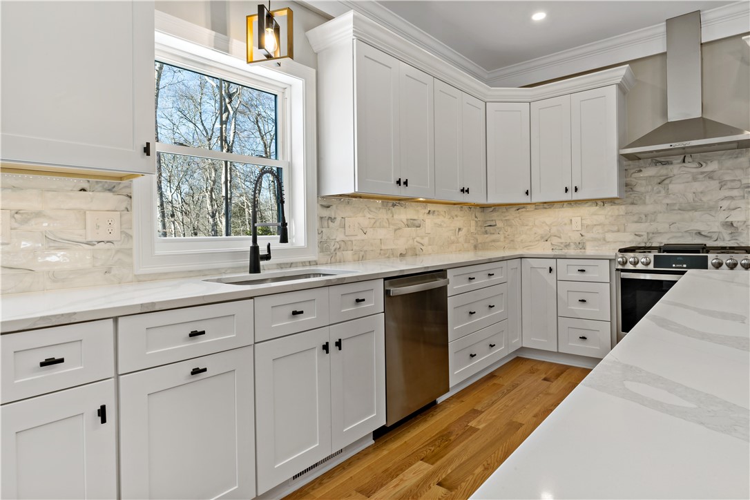 41 Old Farm Road Little Compton, RI 02837 - Photo 3 of 46