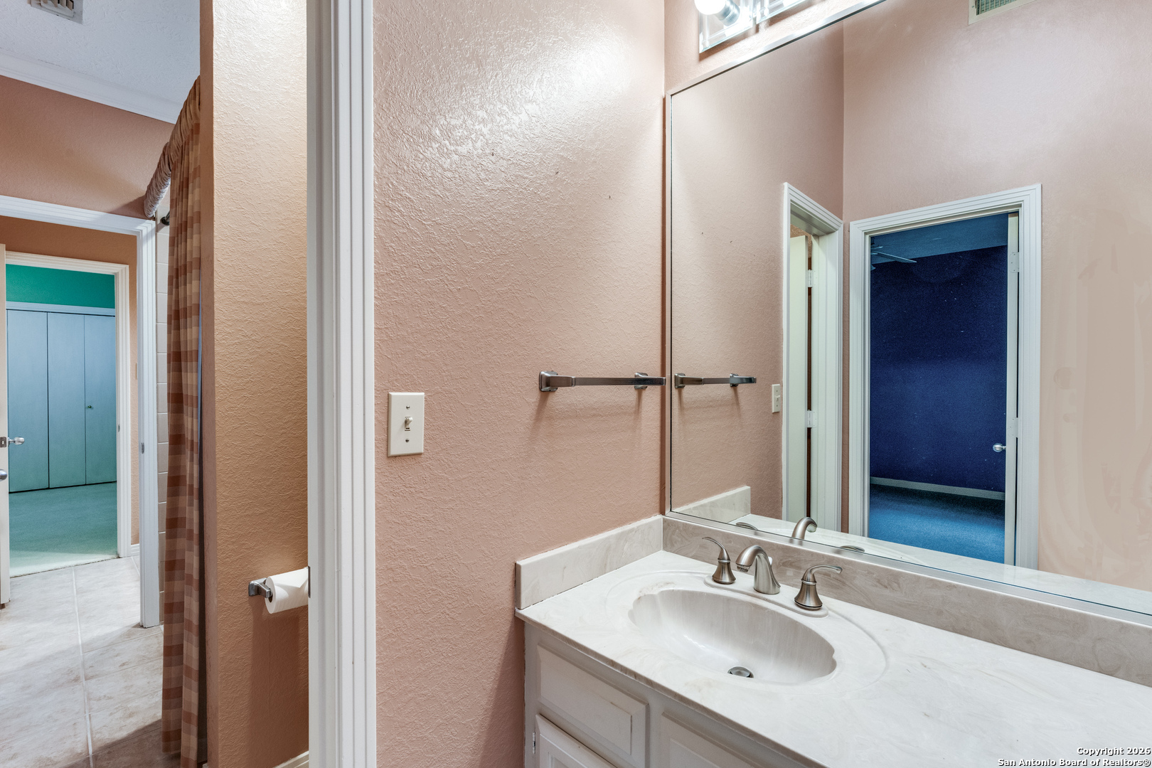 7801 Timber Top Drive Fair Oaks Ranch, TX 78015 - Photo 22 of 36