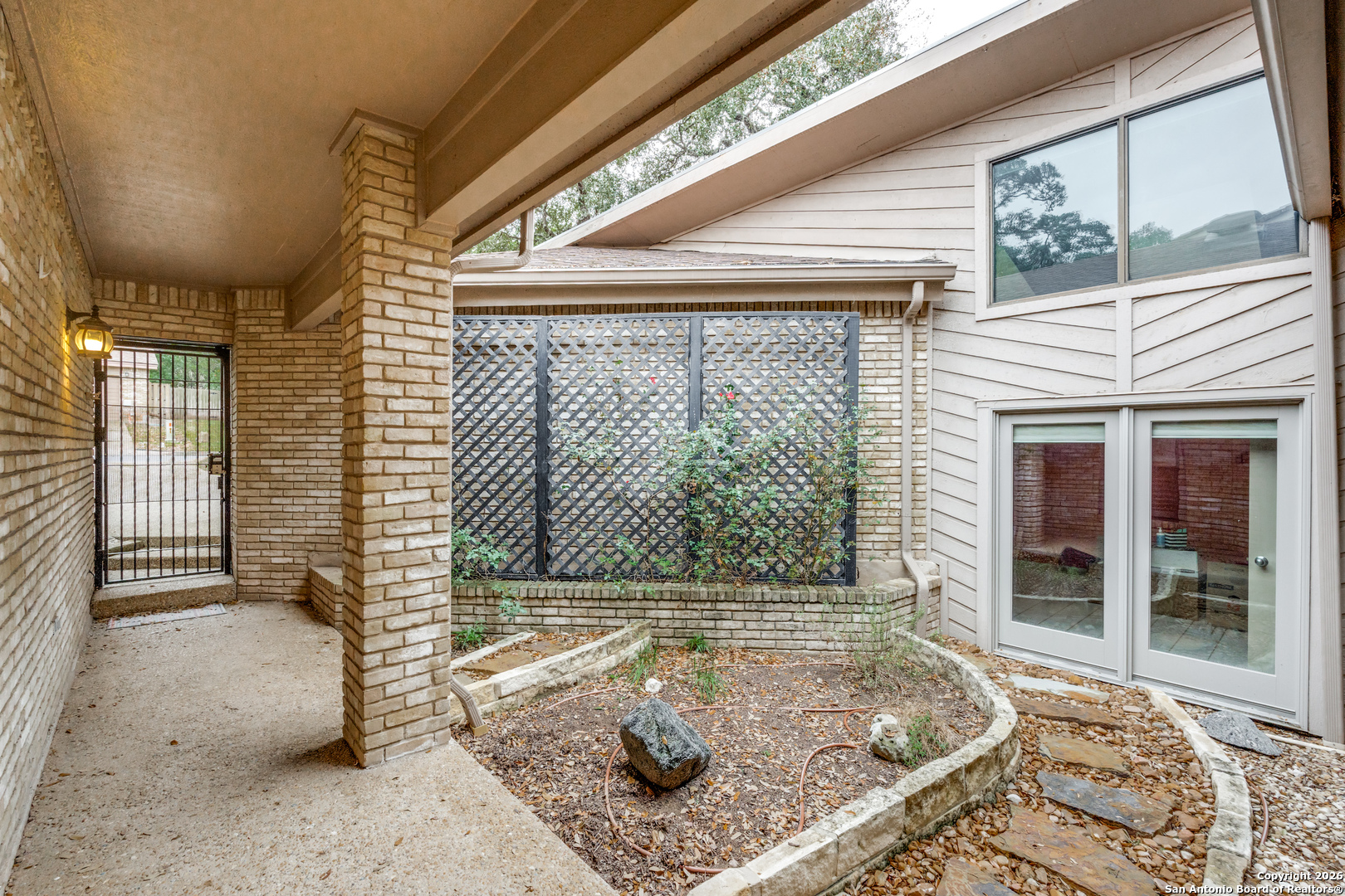 7801 Timber Top Drive Fair Oaks Ranch, TX 78015 - Photo 4 of 36