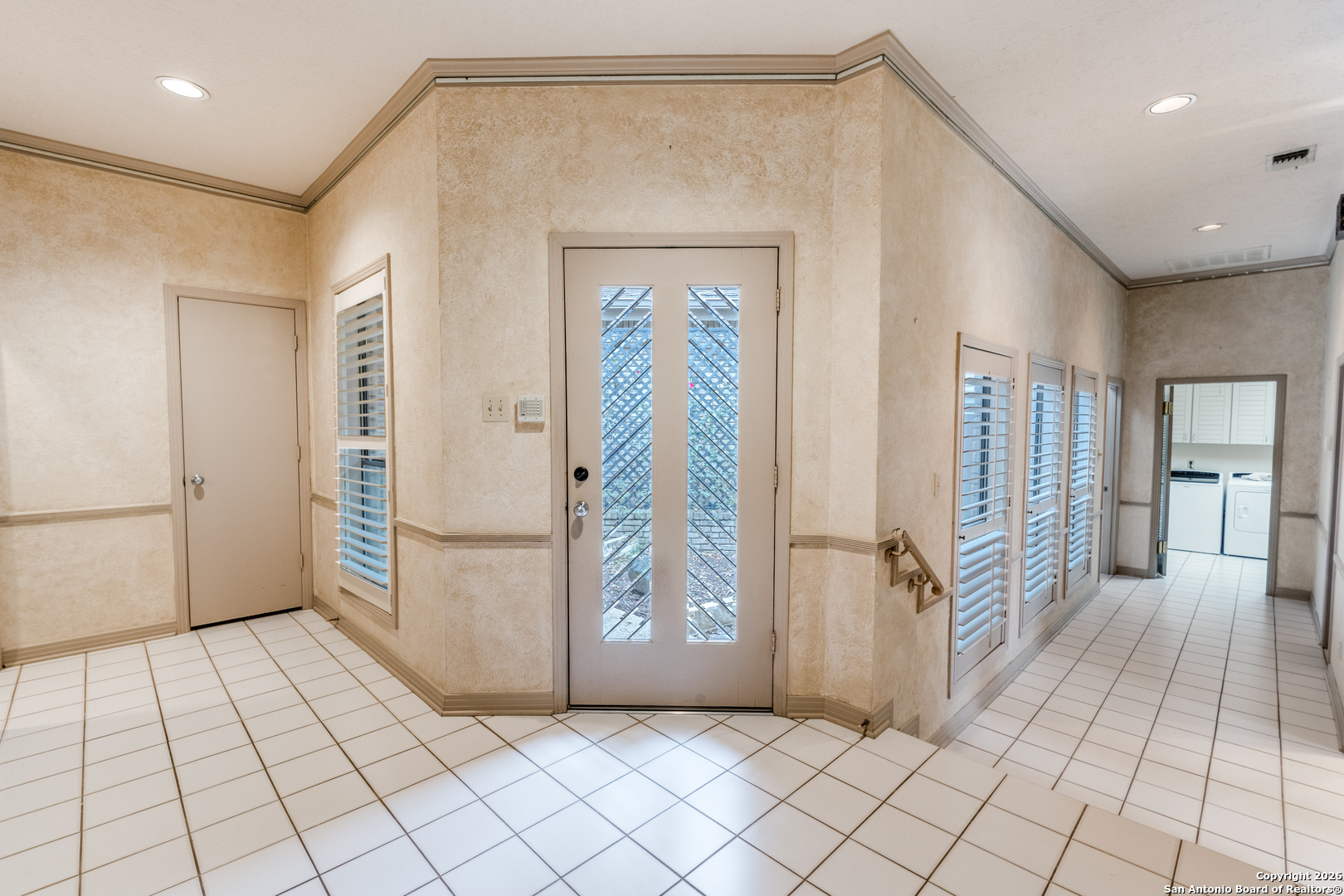 7801 Timber Top Drive Fair Oaks Ranch, TX 78015 - Photo 5 of 36