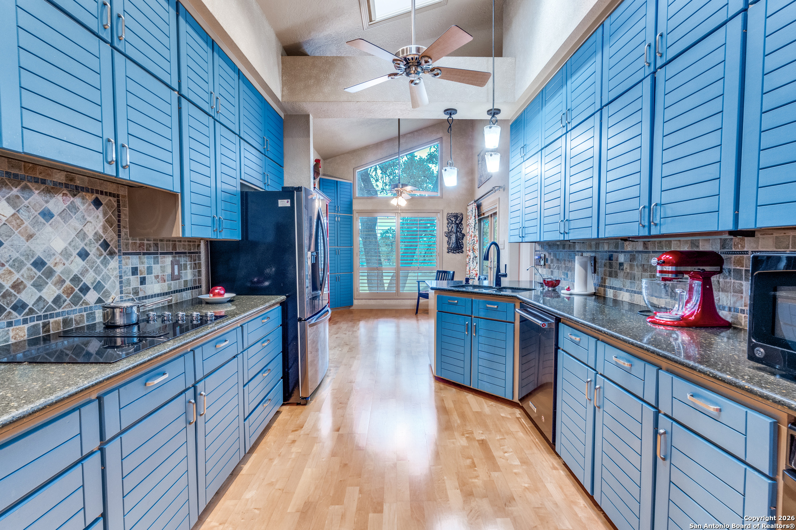 7801 Timber Top Drive Fair Oaks Ranch, TX 78015 - Photo 8 of 36