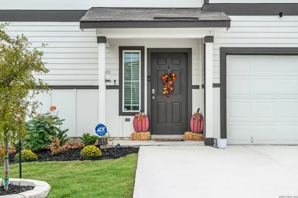 a front view of house with yard