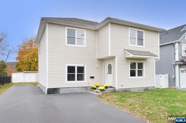 $699,000 | 18 Ave A, Mahwah, NJ 07430