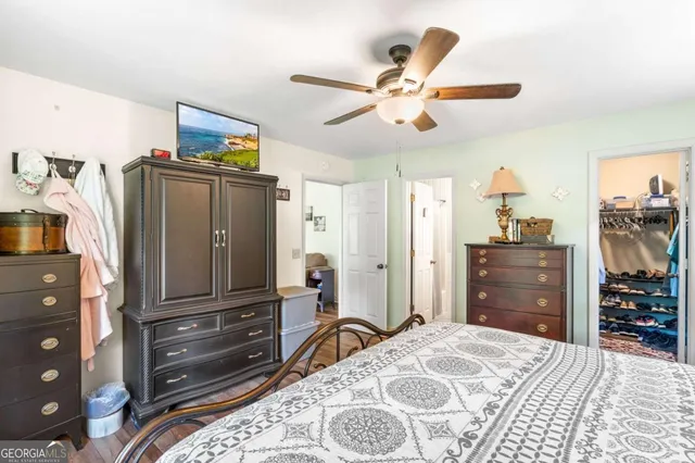 a close view of sink