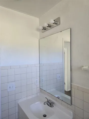 $1,750 | 701 West Beresford Road, DeLand, FL 32720