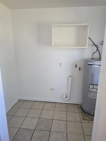 a view of utility room