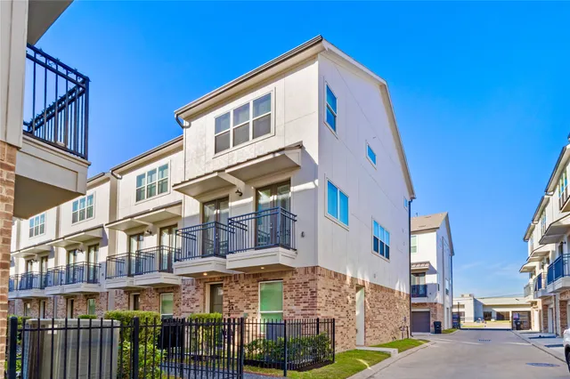 $435,000 | 1270 North Post Oak Road, Unit A, Houston, TX 77055