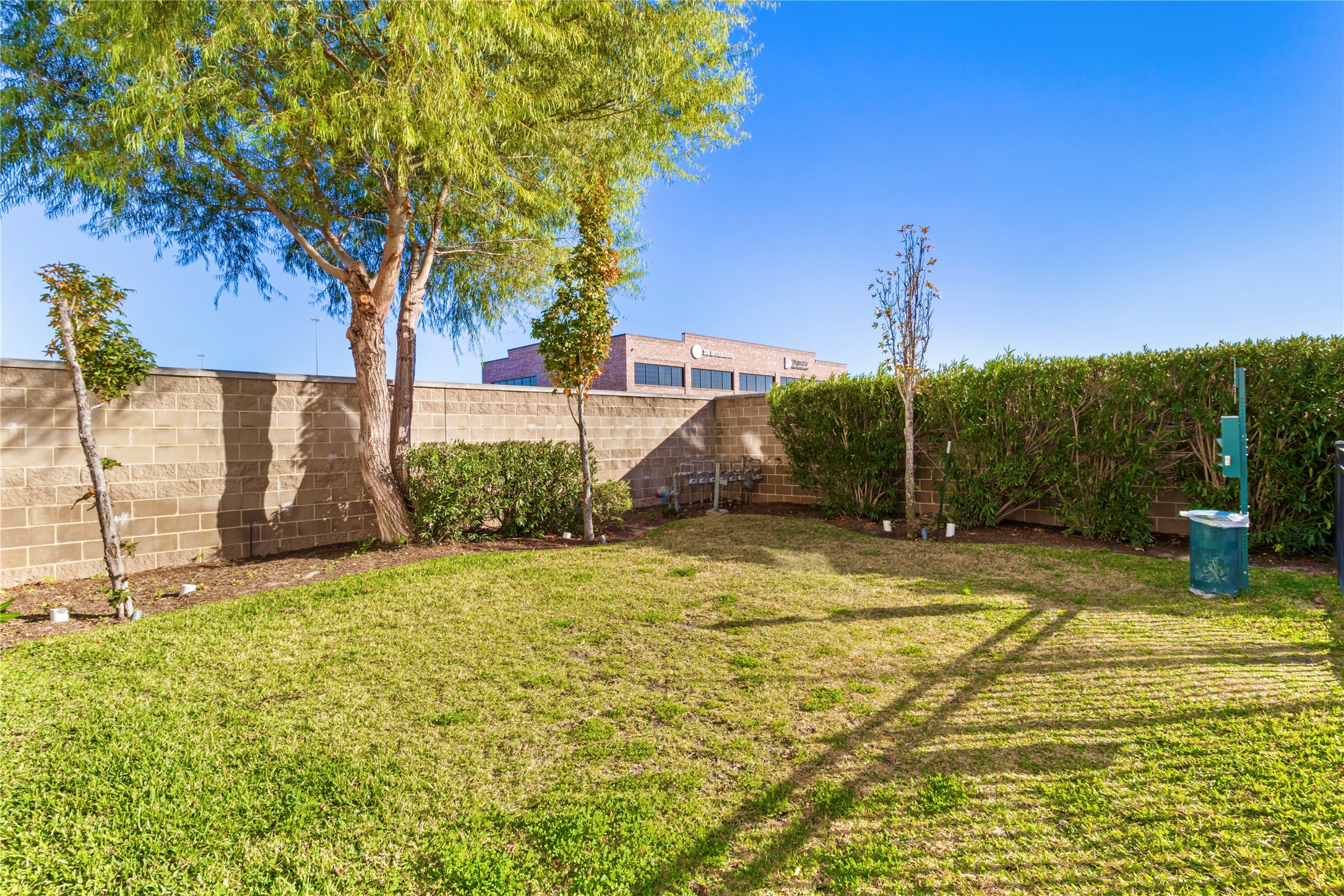 1270 North Post Oak Road, Unit A Houston, TX 77055 - Photo 30 of 33 Community pet park maintained by HOA