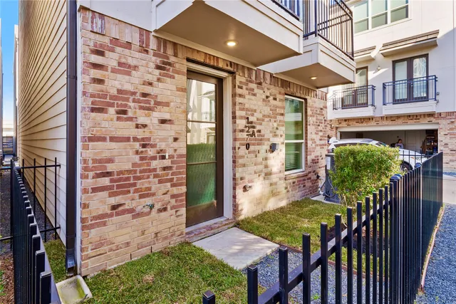 $435,000 | 1270 North Post Oak Road, Unit A, Houston, TX 77055