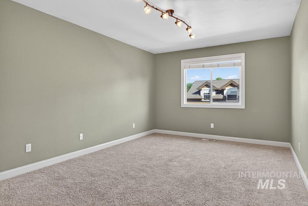 2757 South Goshen Way Meridian, ID 83642 - Photo 27 of 41