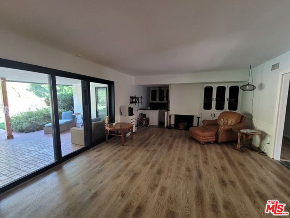 17133 Adlon Road Encino, CA 91436 - Photo 13 of 33 Gallery Image 13