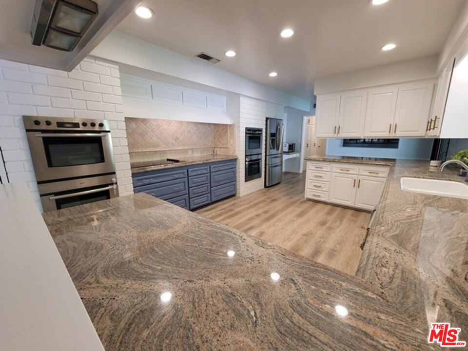 17133 Adlon Road Encino, CA 91436 - Photo 14 of 33 Gallery Image 14