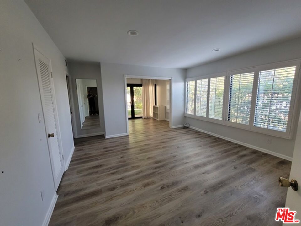 17133 Adlon Road Encino, CA 91436 - Photo 17 of 33 Gallery Image 17