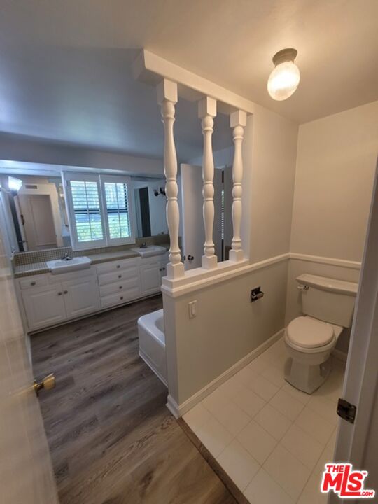 17133 Adlon Road Encino, CA 91436 - Photo 25 of 33 Gallery Image 25