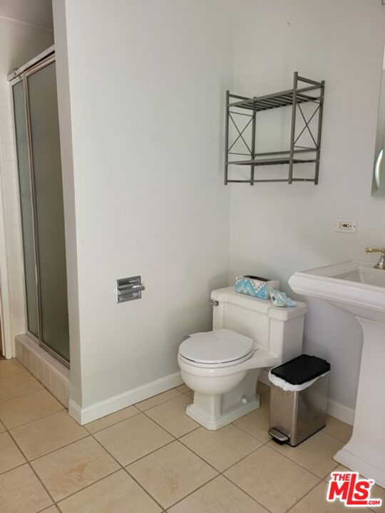 17133 Adlon Road Encino, CA 91436 - Photo 31 of 33 Gallery Image 31