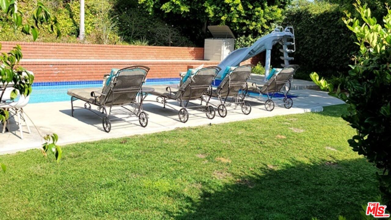 17133 Adlon Road Encino, CA 91436 - Photo 7 of 33 Gallery Image 7