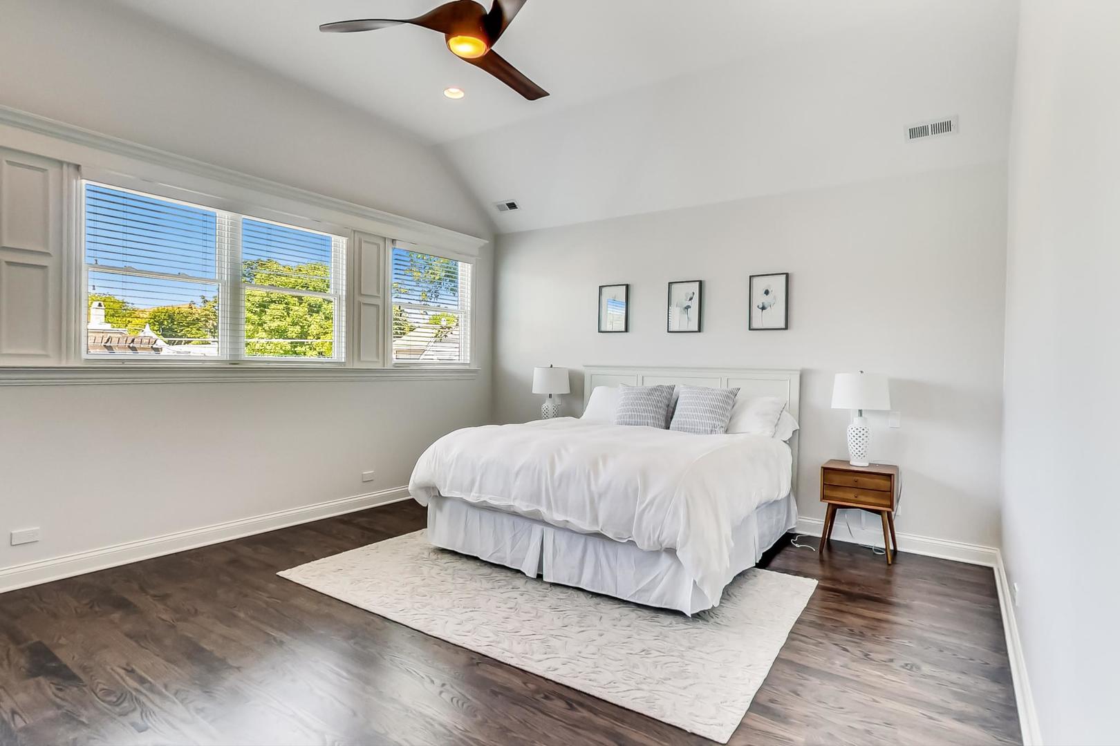 1906 West Nelson Street Chicago, IL 60657 - Photo 11 of 34