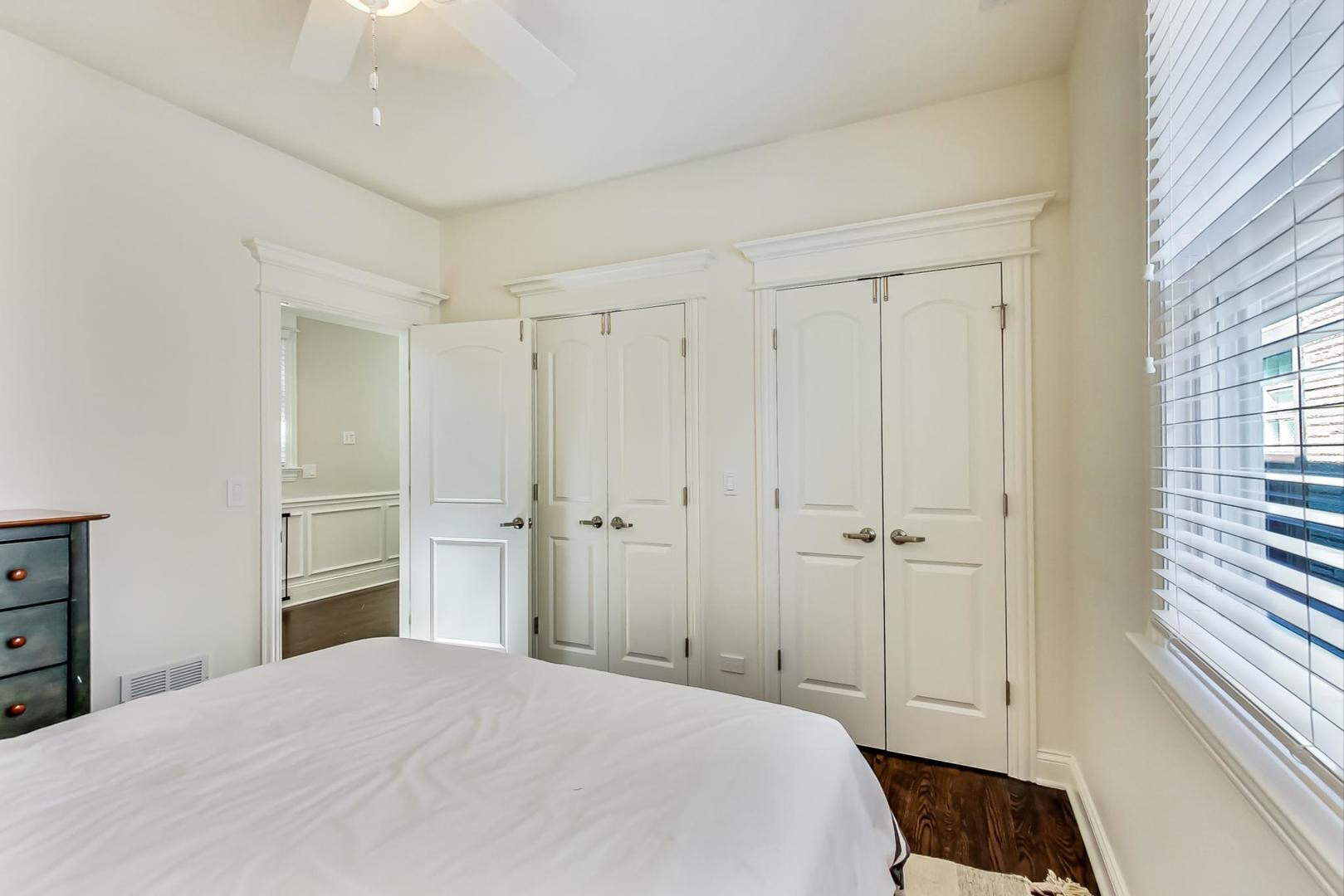 1906 West Nelson Street Chicago, IL 60657 - Photo 16 of 34