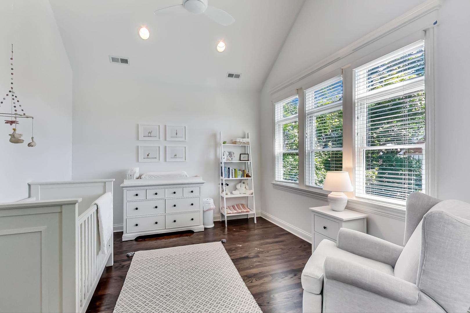 1906 West Nelson Street Chicago, IL 60657 - Photo 17 of 34