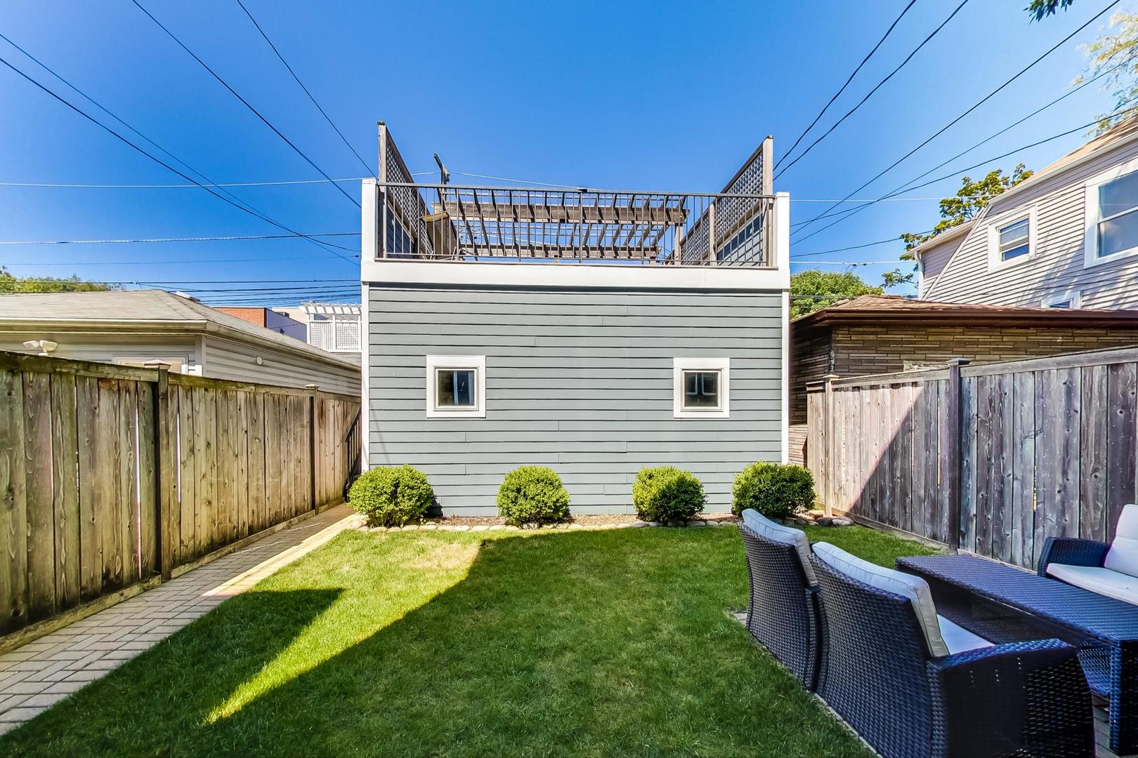 1906 West Nelson Street Chicago, IL 60657 - Photo 28 of 34