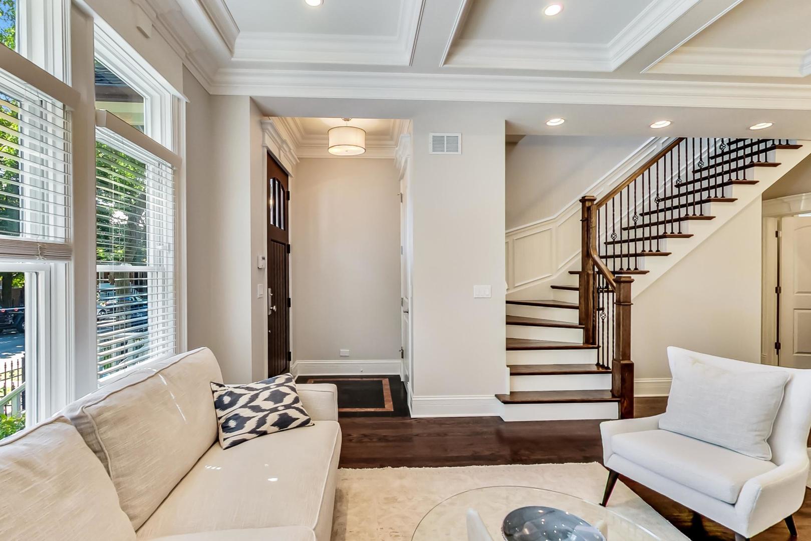 1906 West Nelson Street Chicago, IL 60657 - Photo 6 of 34