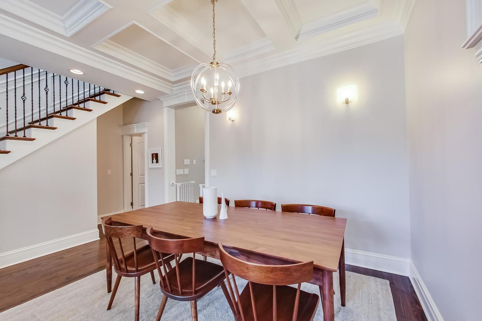 1906 West Nelson Street Chicago, IL 60657 - Photo 8 of 34