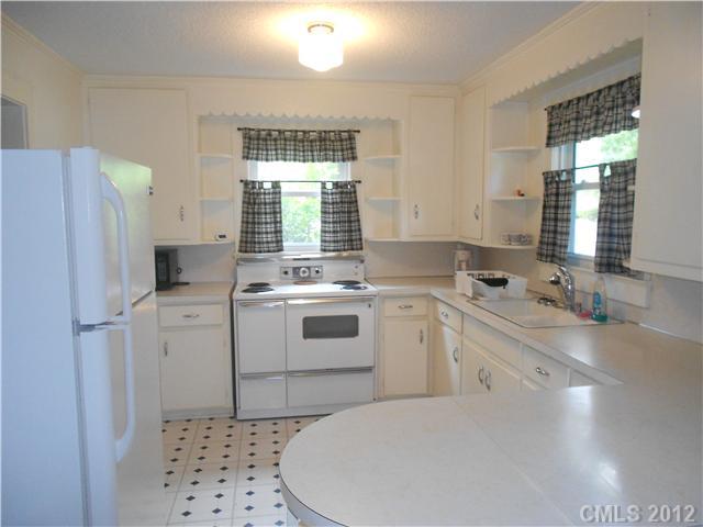 634 Ridge Street Albemarle, NC 28001 - Photo 4 of 11