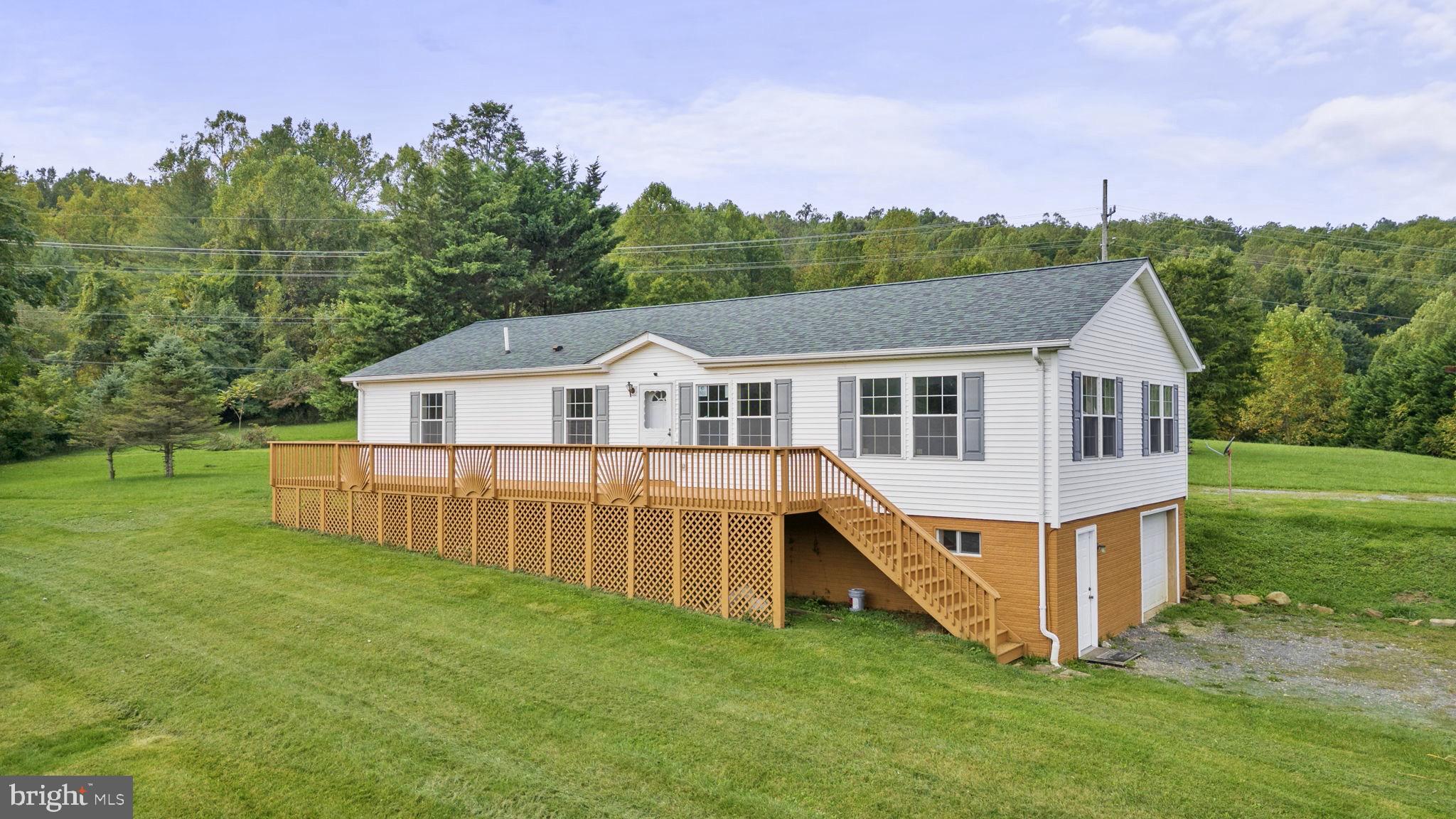 4318 Remount Road Front Royal, VA 22630 - Photo 8 of 42 Beautifully built in 2001