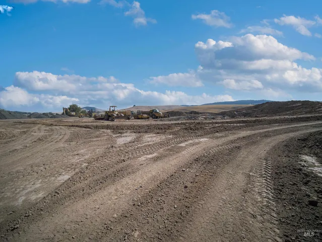 $1,464,017 | 2 Tbd Block Drive, Moscow, ID 83843