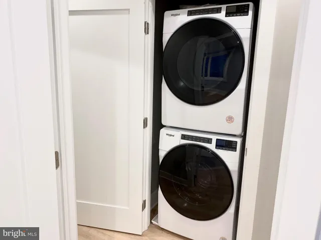 a close up view of a washer and dryer