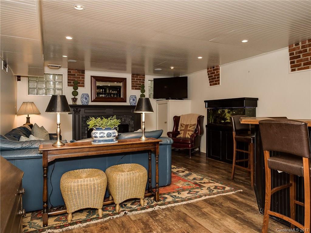 608 Cherokee Road Charlotte, NC 28207 - Photo 16 of 24 Gallery Image 16