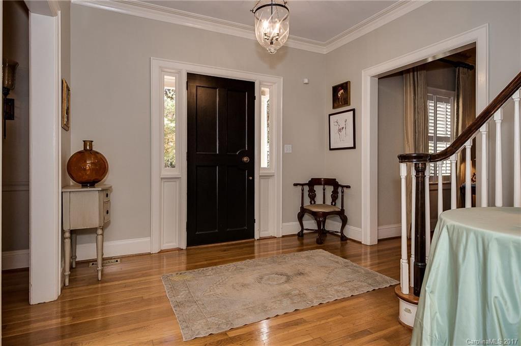 608 Cherokee Road Charlotte, NC 28207 - Photo 3 of 24 Gallery Image 3