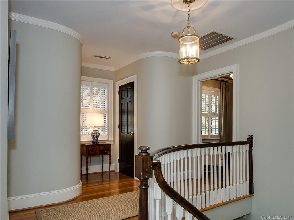 608 Cherokee Road Charlotte, NC 28207 - Photo 10 of 24 Gallery Image 10