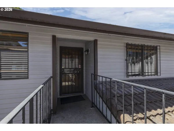 $199,900 | 12173 Southeast 104th Court, Happy Valley, OR 97086