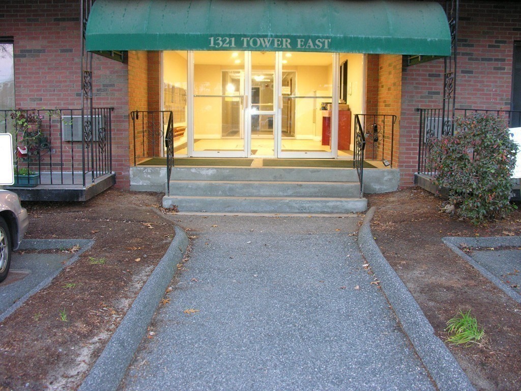 1321 Worcester Road, Unit 202 Framingham, MA 01701 - Photo 19 of 28 Gallery Image 19
