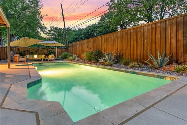 $800,000 | 6275 Saratoga Circle, Dallas, TX 75214