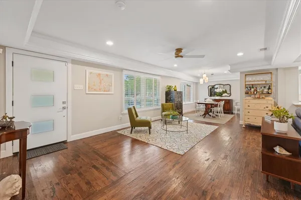 $800,000 | 6275 Saratoga Circle, Dallas, TX 75214