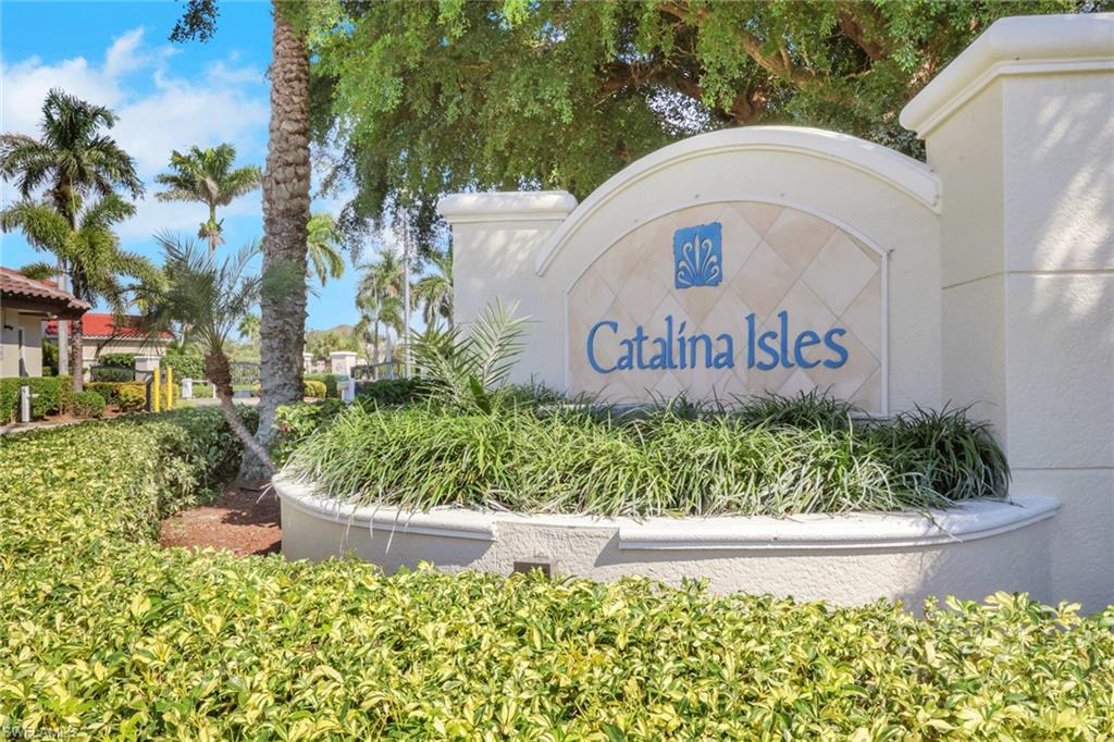 17094 Wrigley Circle Fort Myers, FL 33908 - Photo 27 of 33 a sign on the side of a building