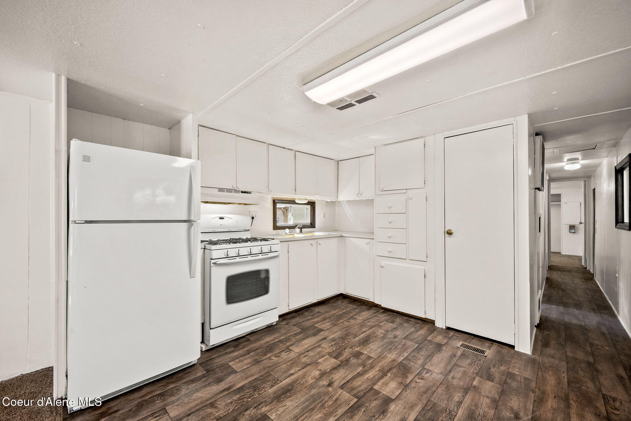 153 Burke Road Wallace, ID 83873 - Photo 12 of 37 Kitchen