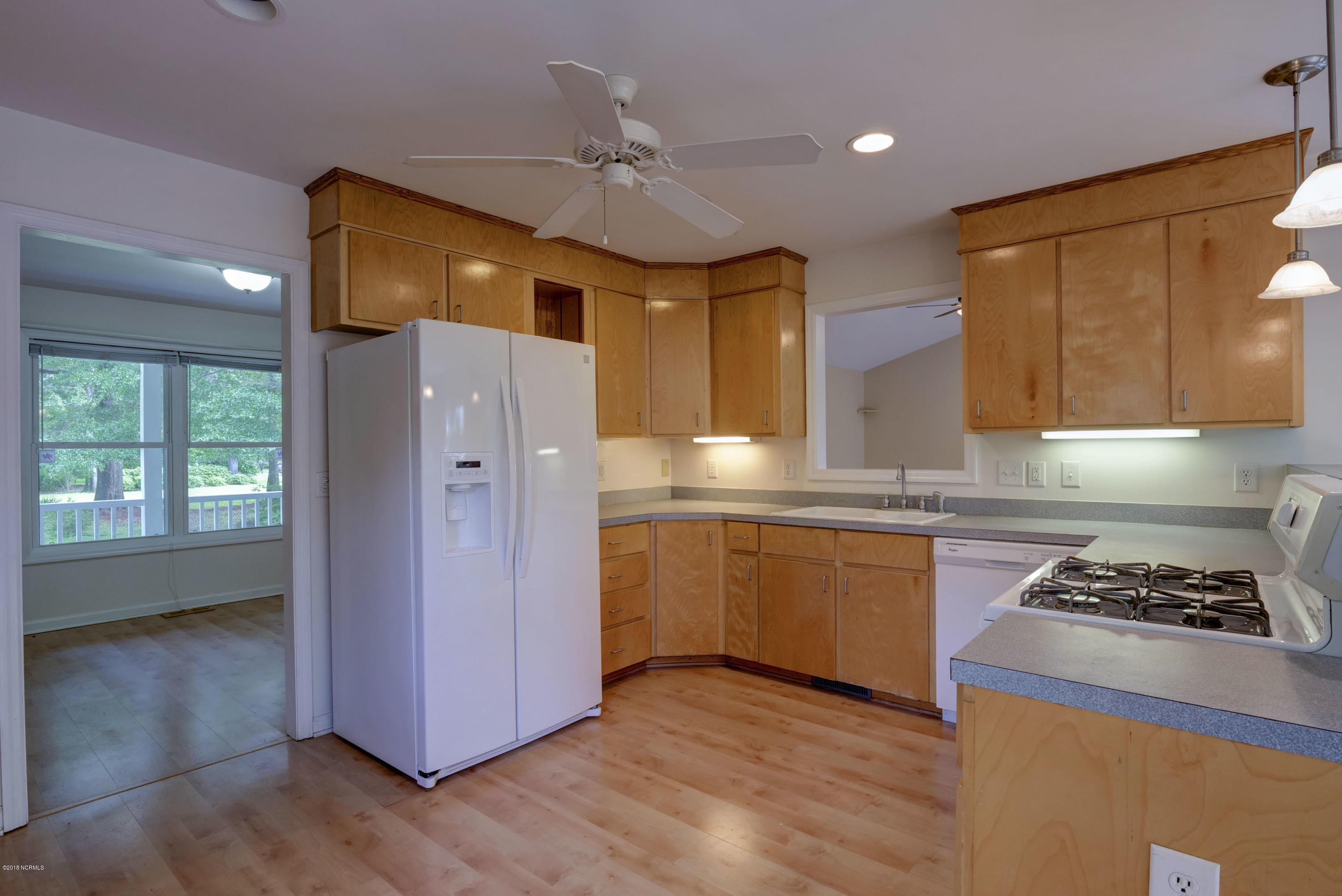 139 Goose Neck Road West Rocky Point, NC 28457 - Photo 11 of 38 Kitchen