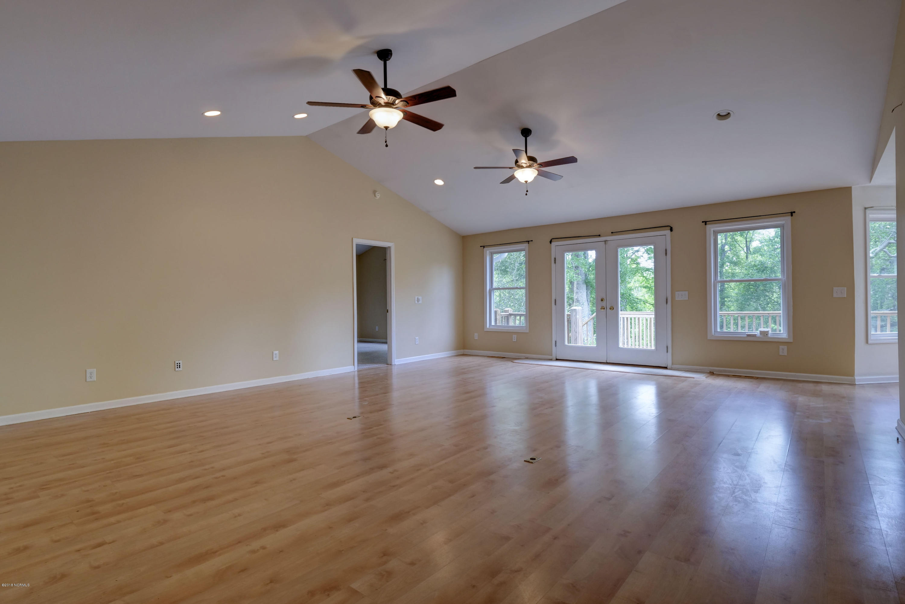 139 Goose Neck Road West Rocky Point, NC 28457 - Photo 6 of 38 Living Room