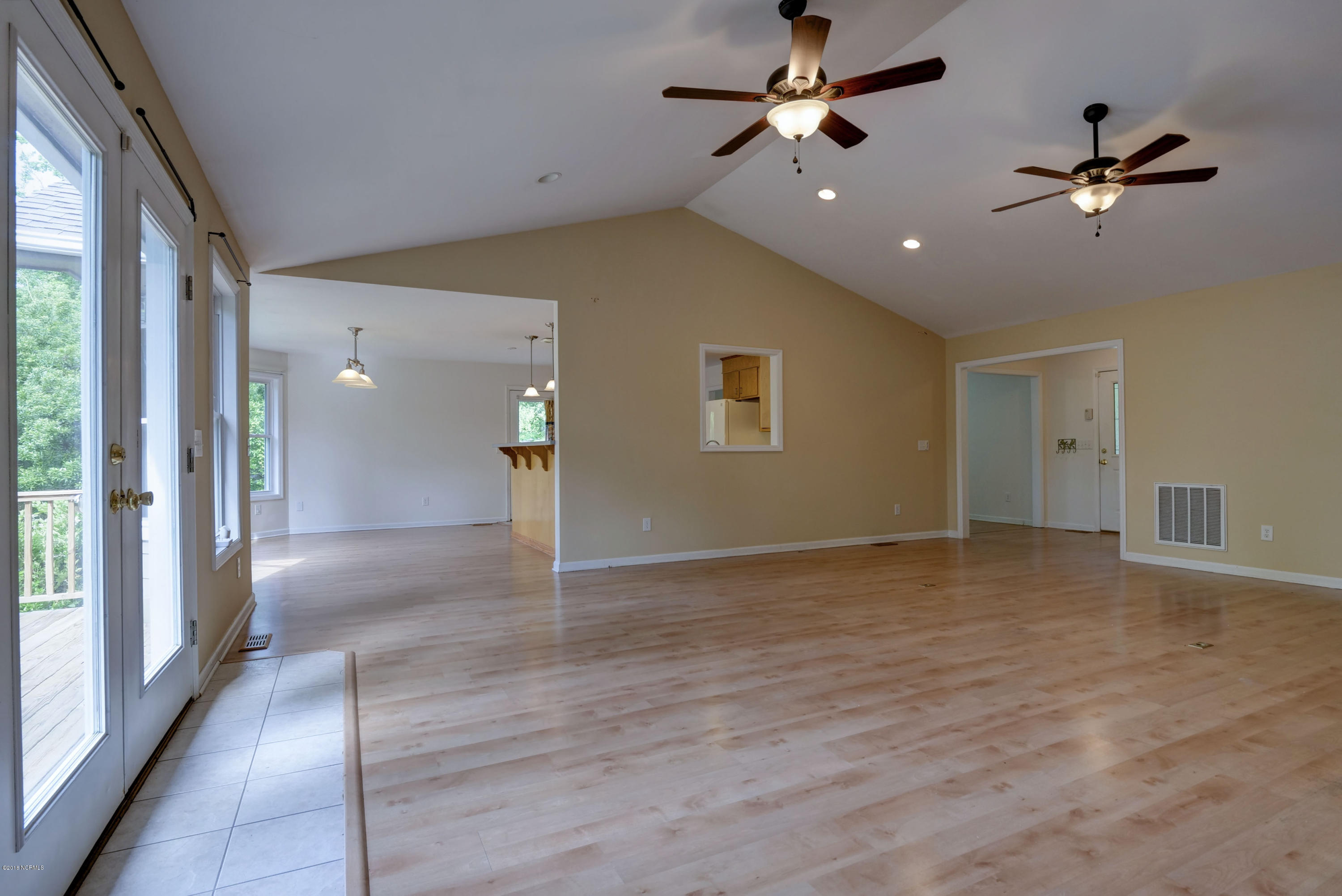 139 Goose Neck Road West Rocky Point, NC 28457 - Photo 7 of 38 Living Room