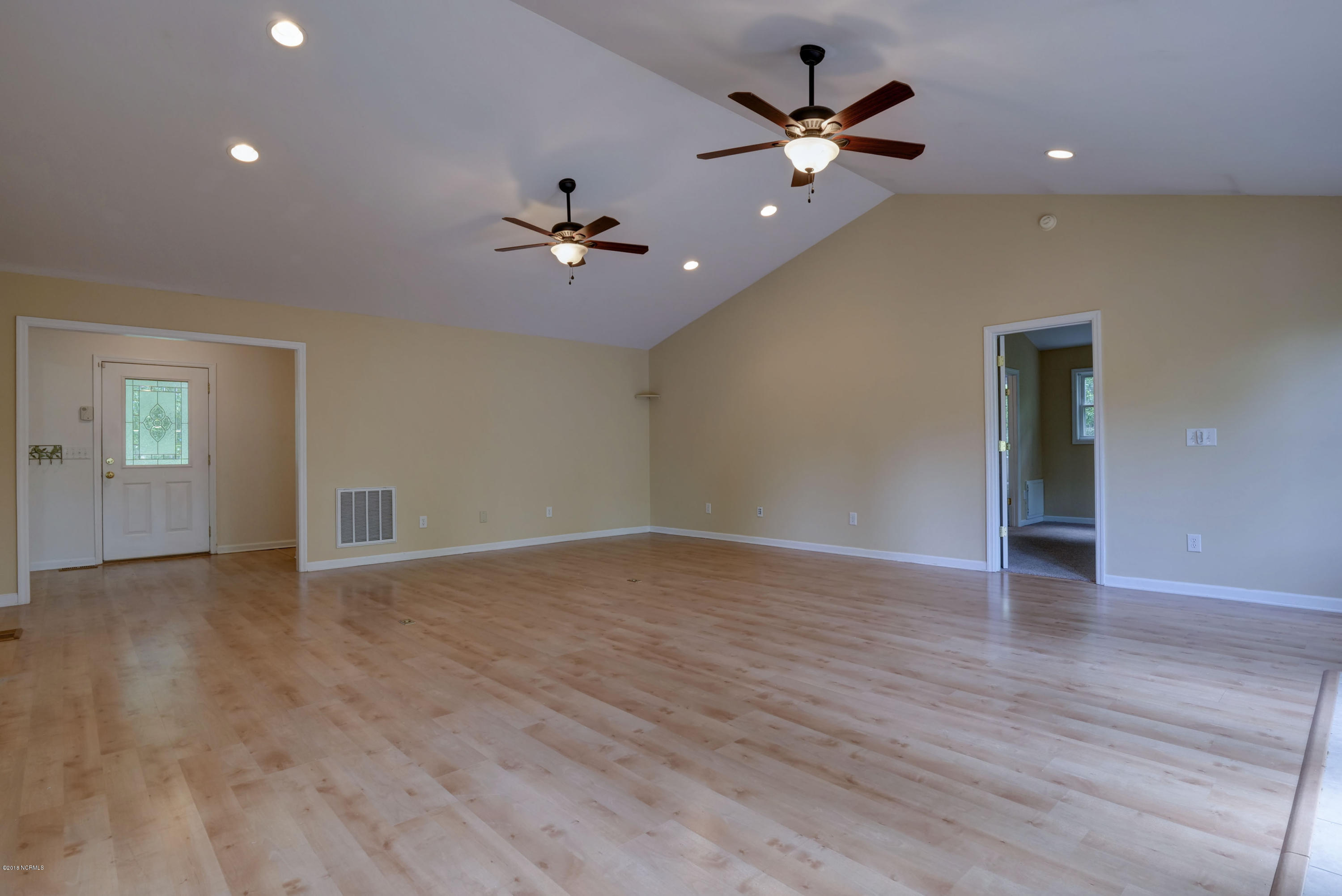 139 Goose Neck Road West Rocky Point, NC 28457 - Photo 8 of 38 Living Room