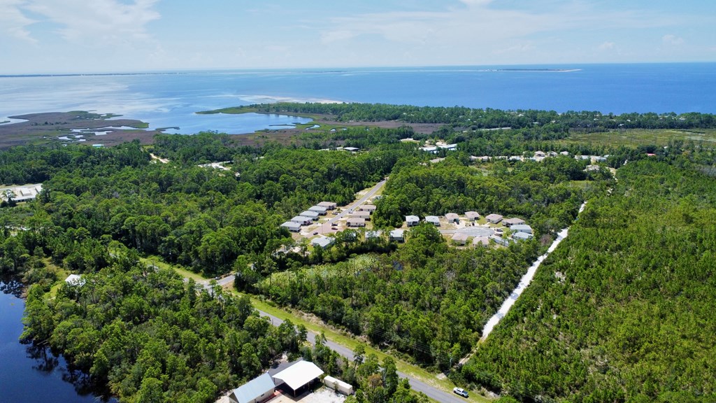 182 Airport Road Carrabelle, FL 32322 - Photo 8 of 11