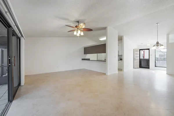 $2,650 | 22 Walcott Drive, Boynton Beach, FL 33426