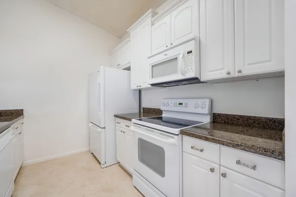 $2,650 | 22 Walcott Drive, Boynton Beach, FL 33426