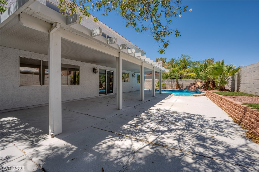 42 Reyburn Drive Henderson, NV 89074 - Photo 7 of 45 Gallery Image 7