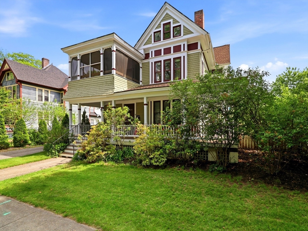 151 Bowdoin Street Springfield, MA 01109 - Photo 1 of 38