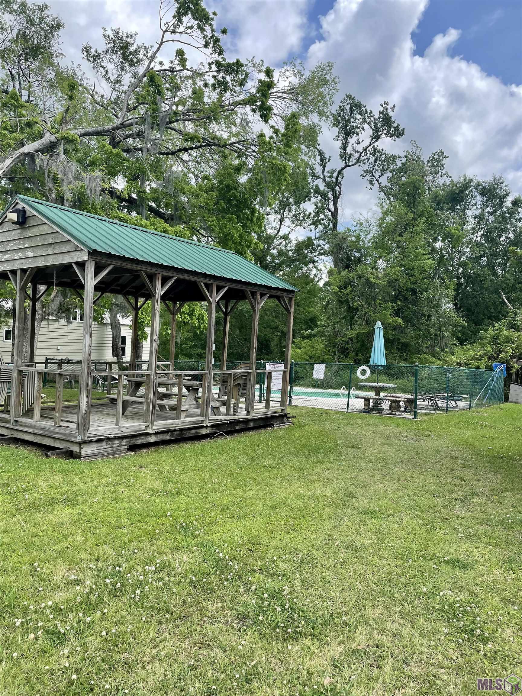 21260 Diversion Canal Road St. Amant, LA 70774 - Photo 27 of 40 Community Pool